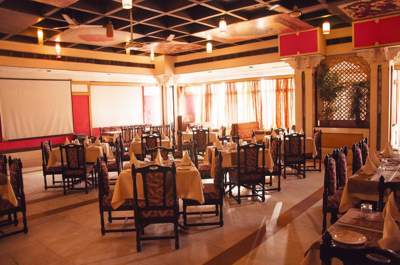 Hotel Gwalior Regency Buitenkant foto